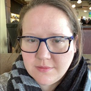 Meet your Posher, Leah